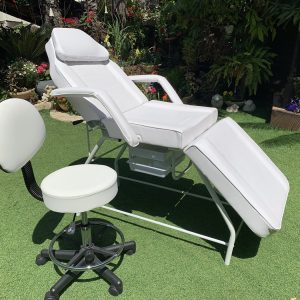 מיטת קוסמטיקה לבנה + כיסא הידראולי לבן