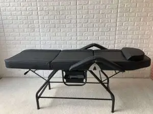 מיטת קוסמטיקה שחורה- מצב שכיבה