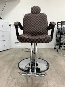 כיסא ספר ברבר דגם לואי ויטון צבע חום שחור