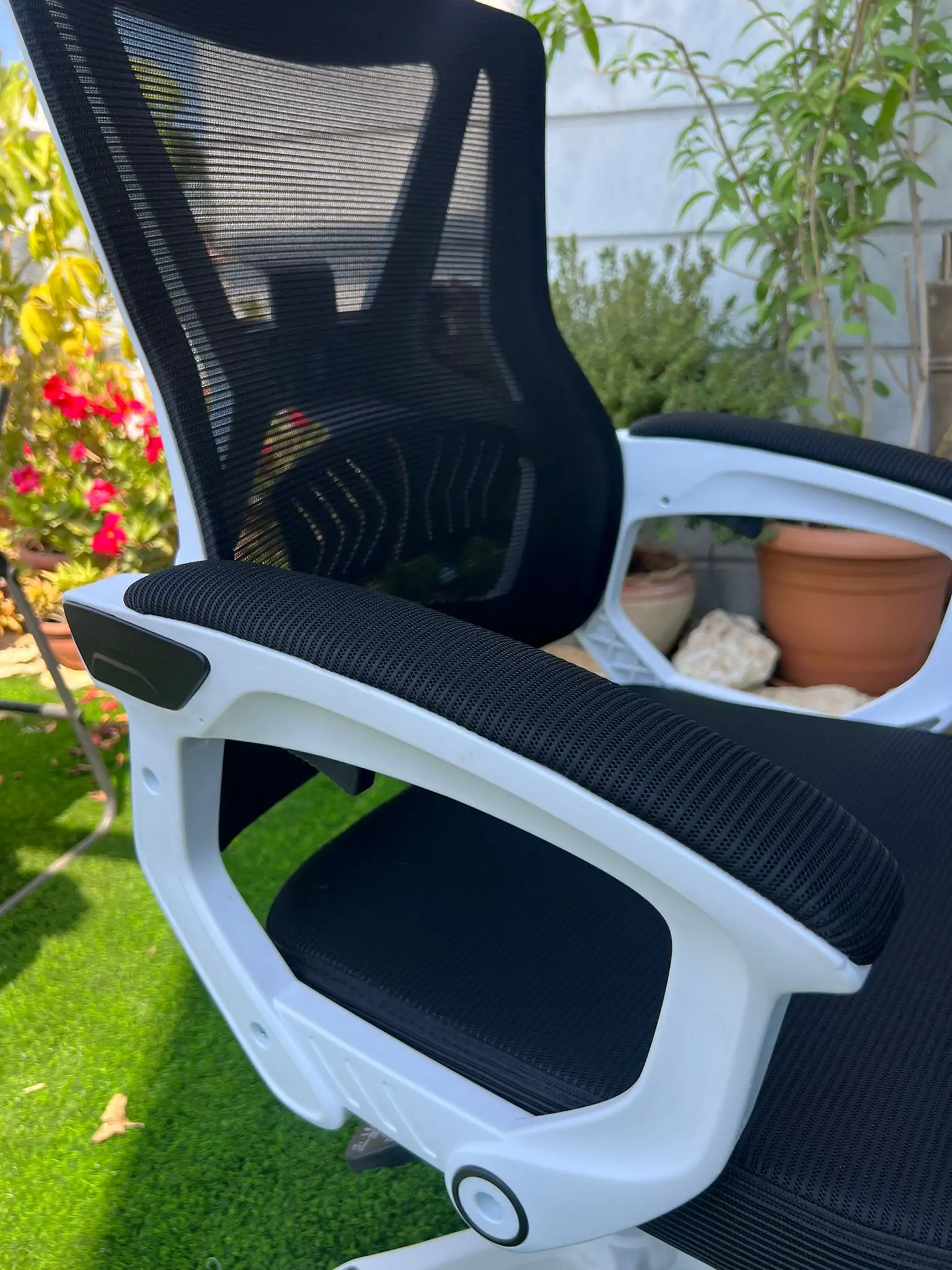 כיסא משרדי דגש על תמיכה גב תחתון