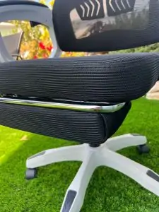 כיסא משרדי דגש על מושב איכותי