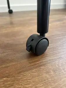 שולחן מניקור מתקפל צבע שחור עיצוב איטלקי גלגלי נעילה