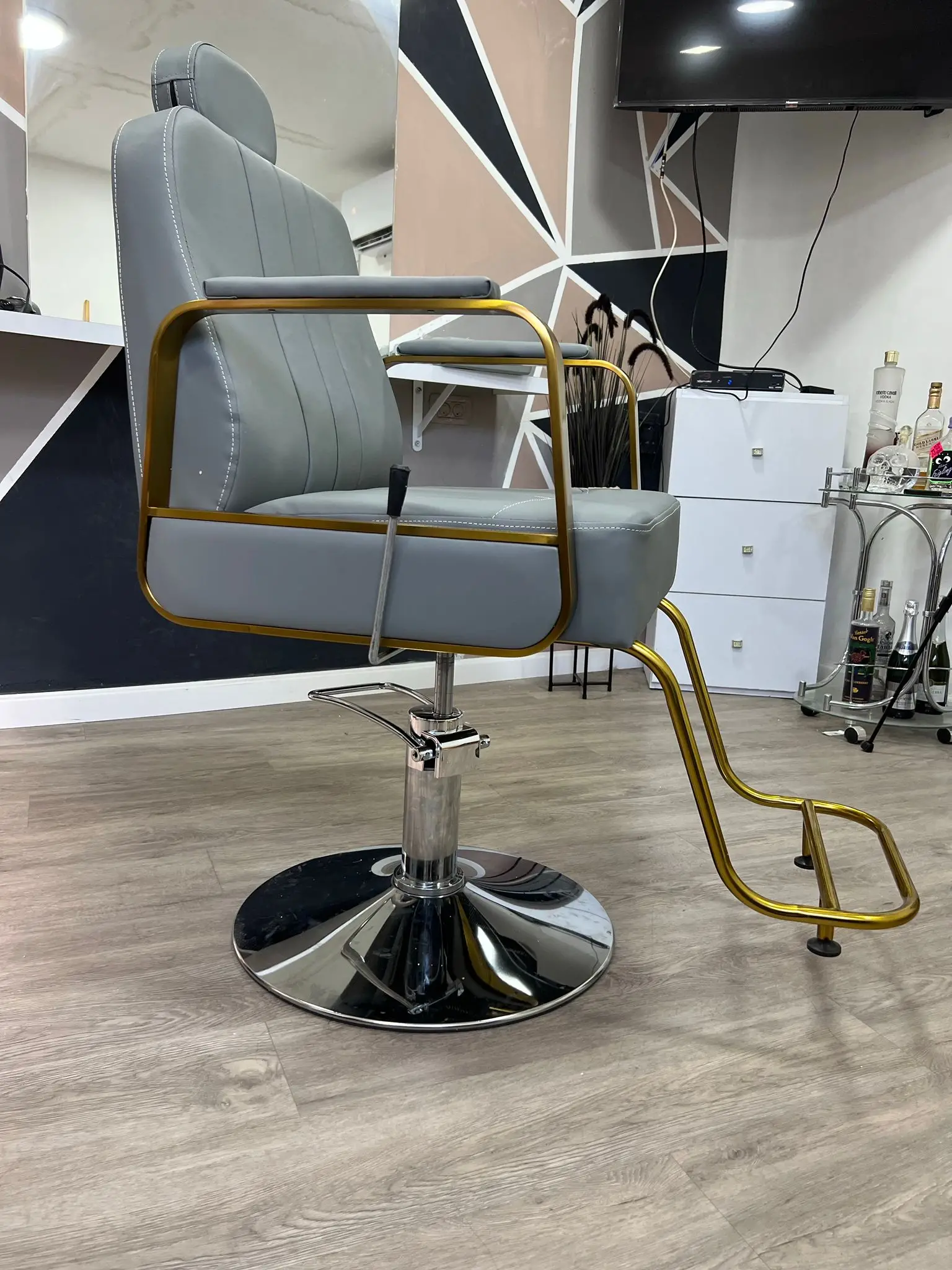 כיסא ברבר פרימיום אפור זהב פרופיל