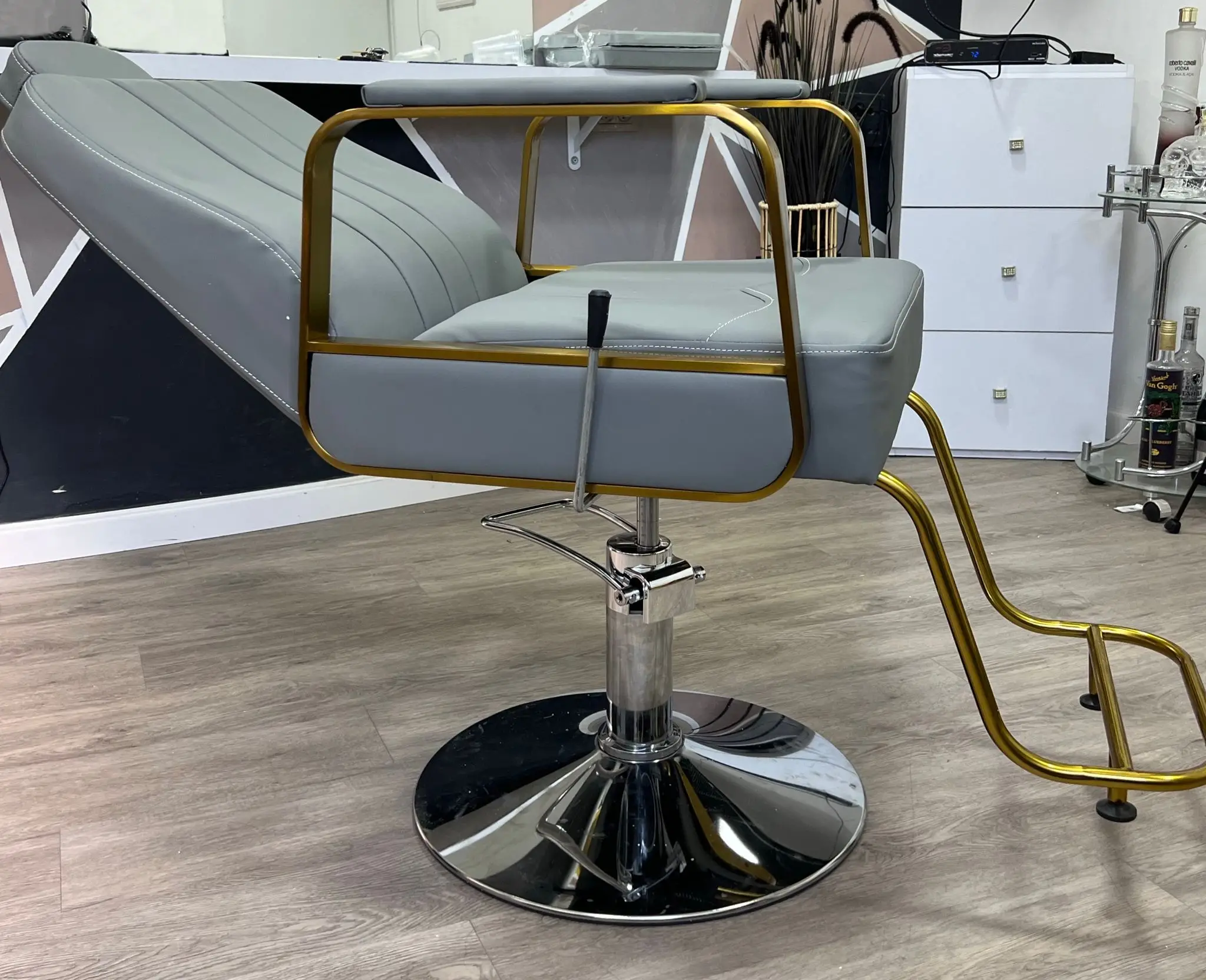 כיסא ברבר פרימיום אפור זהב שכיבה