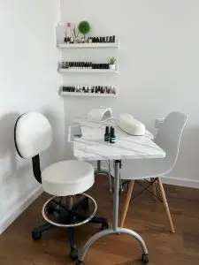 שולחן מניקור לבן מתקפל עיצוב חדר