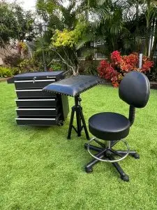 כיסא למטפל משענת יד ועגלת עבודה מברזל