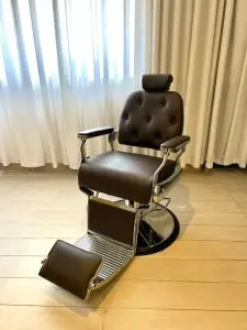 כיסא ברבר חום - תצוגה