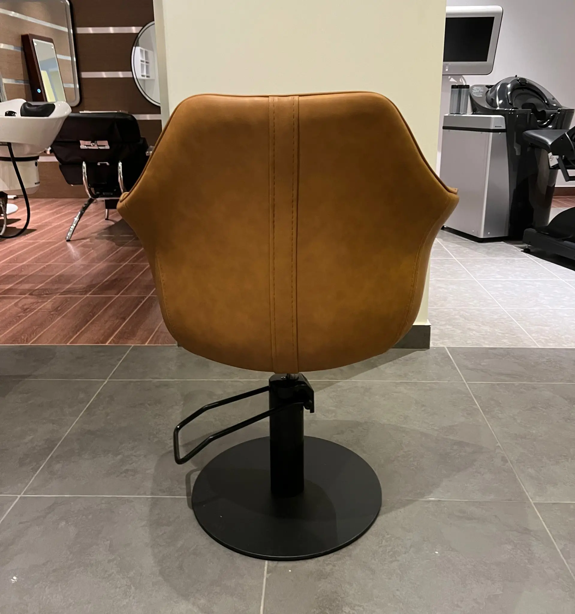 כסא ברבר חמסה - מאחורה