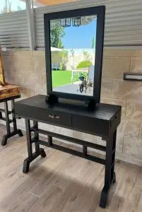 עמדת ספרים / עמדת עבודה למספרה - צבע שחור