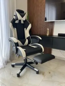 כיסא גיימינג - שחור לבן