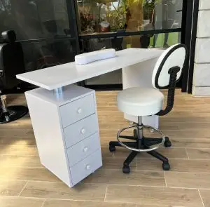 שולחן מניקור + כיסא הידראולי למטפל