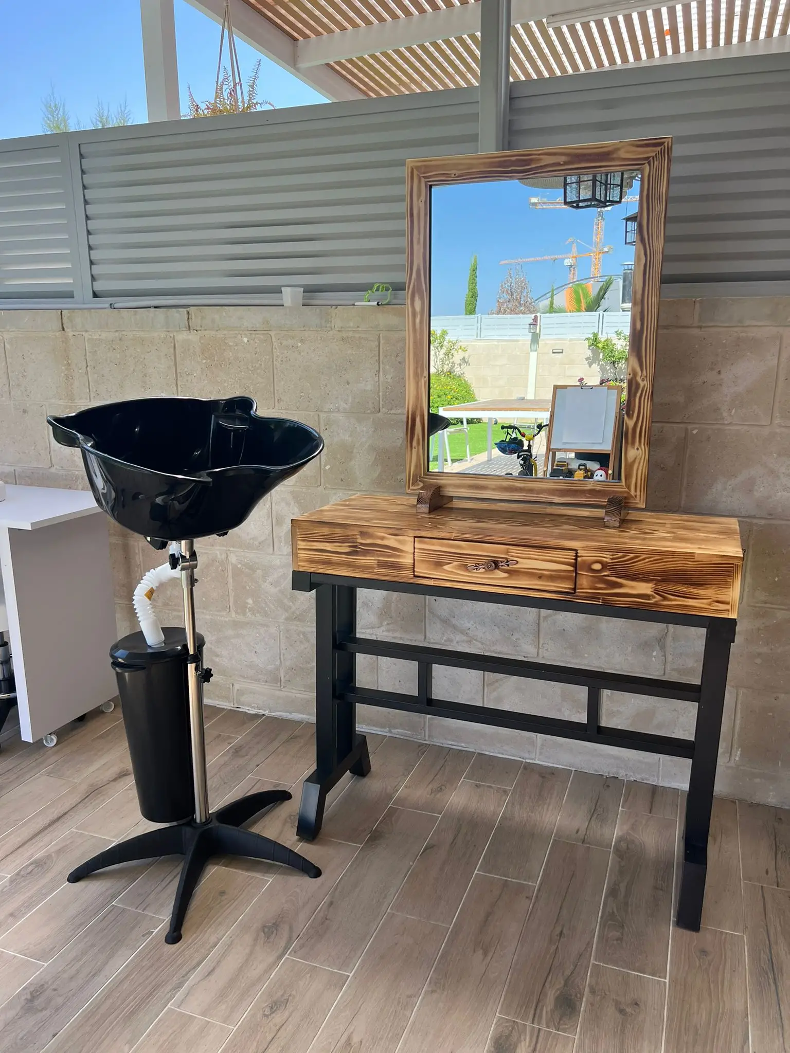 חדר ספרים כולל הכל צבע שחור