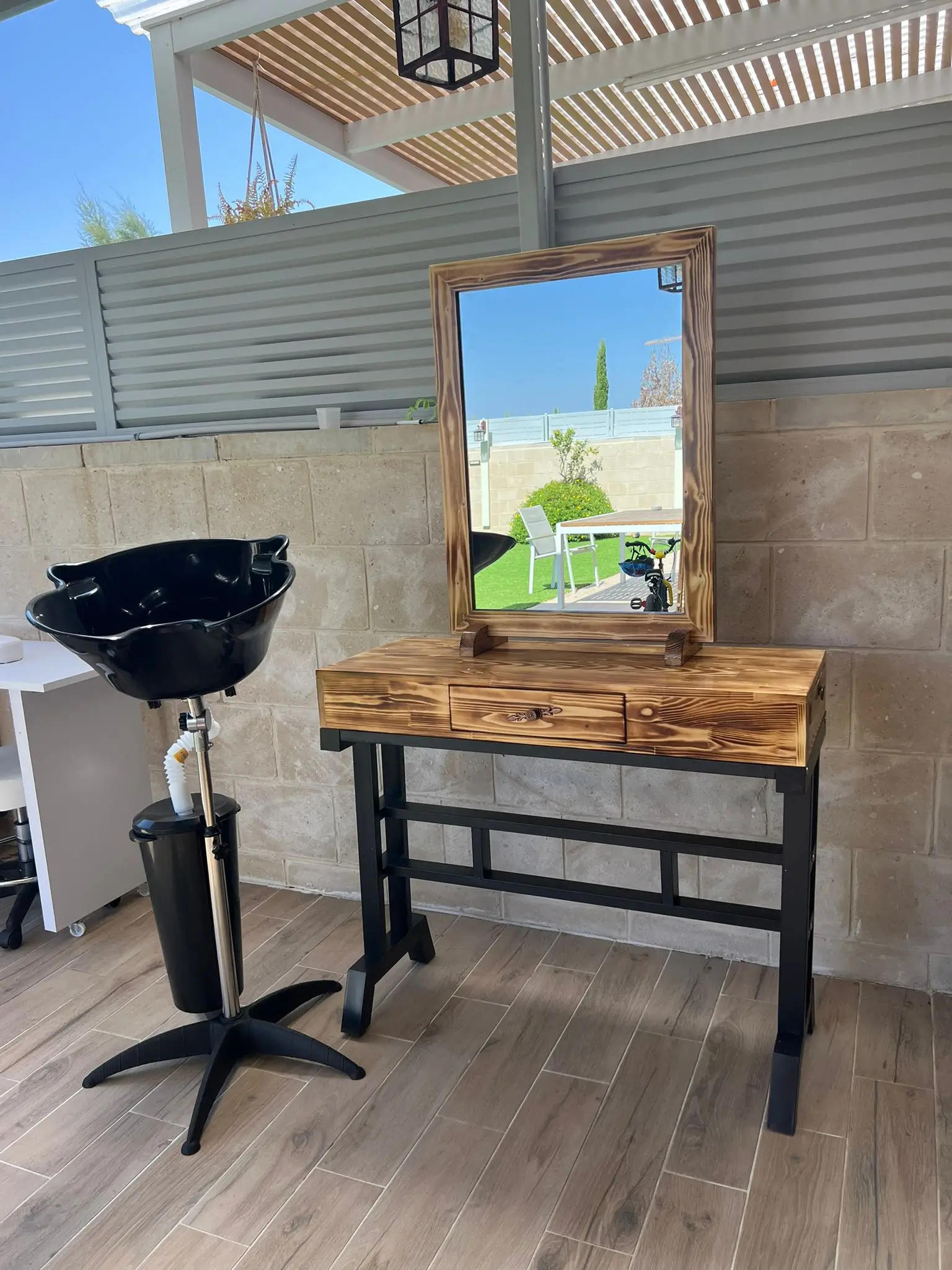 חדר ספרים - עמדת מספרה + כיור חפיפה נייד