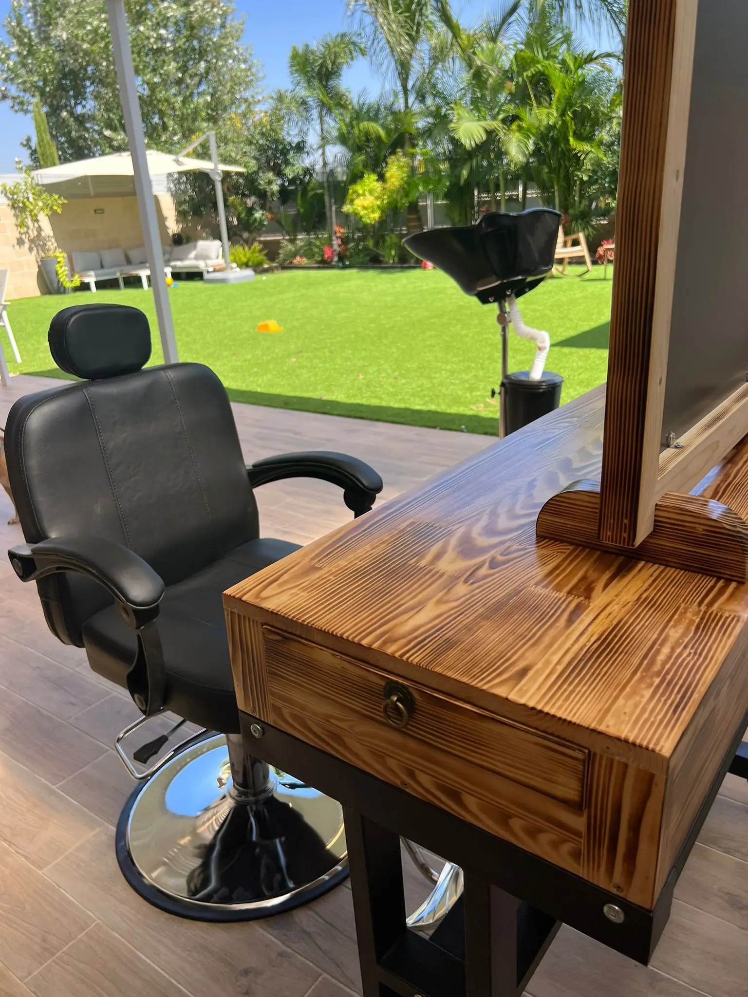 עמדת ספרים + כיסא ברבר - צבע אגוז אפריקאי