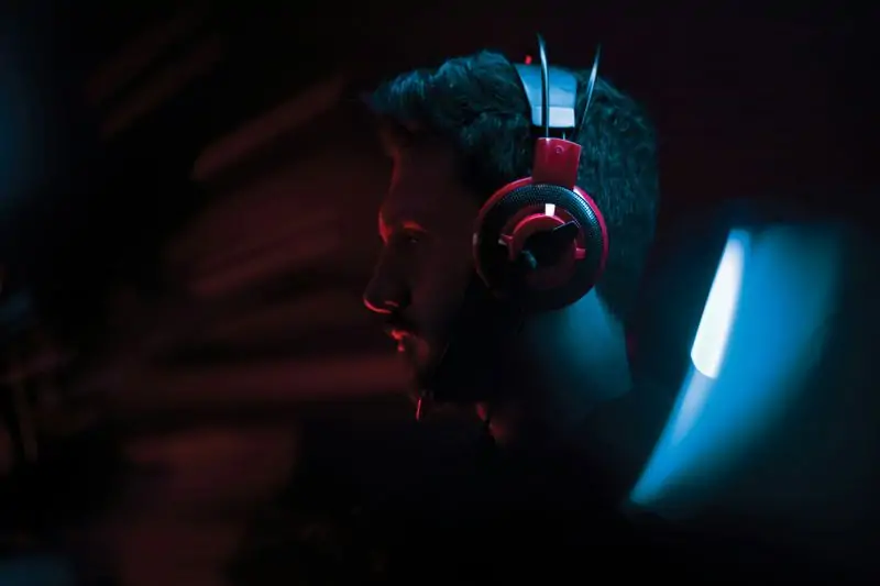 אוזניות אלחוטיות לטלויזיה - כל מה שצריך לדעת