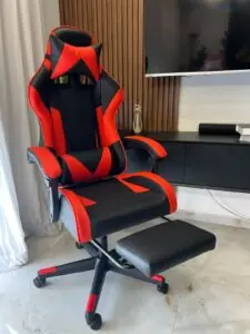 כיסא גיימינג כולל משענת לרגליים